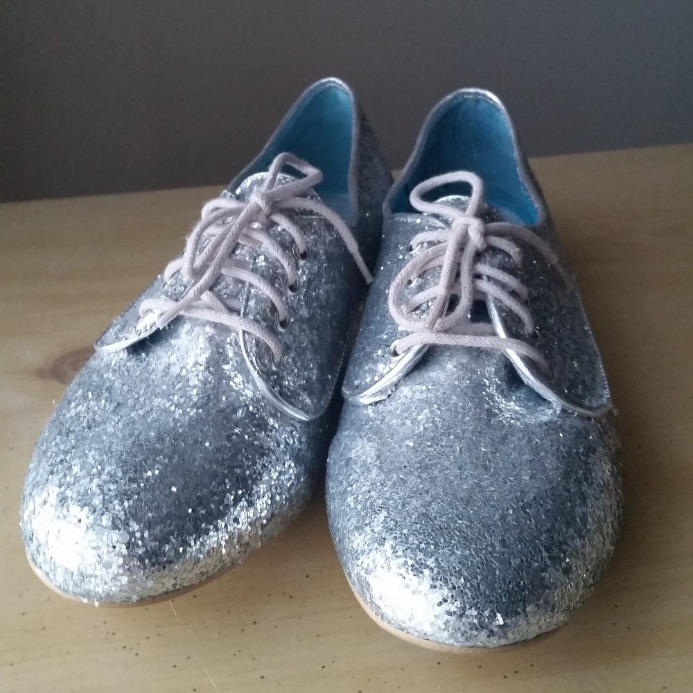 Wanted silver glitter oxfords